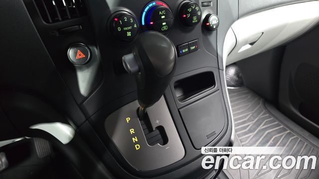 Hyundai Starex 2013 — photo 12