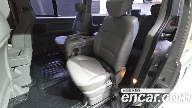 Hyundai Starex 2013 — photo 17