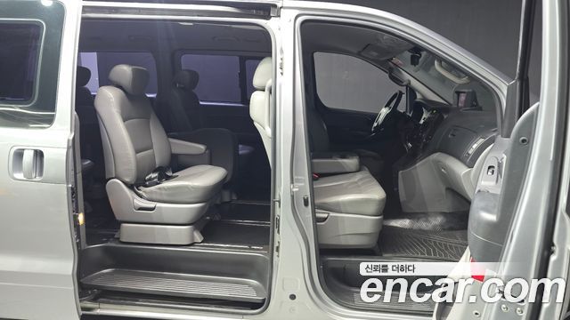 Hyundai Starex 2013 — photo 19
