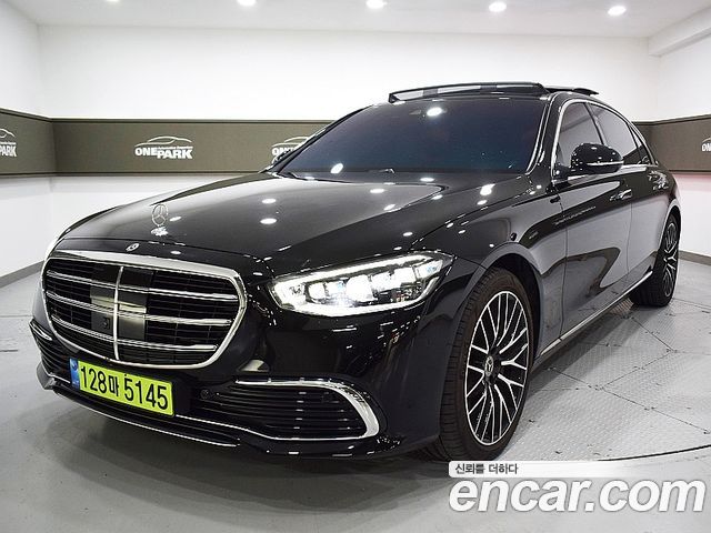 Mercedes-Benz S-Class 2025 — photo 1