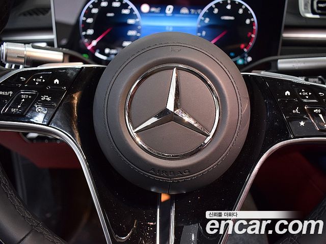 Mercedes-Benz S-Class 2025 — photo 11
