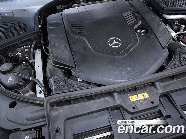 Mercedes-Benz S-Class 2025 — photo 20