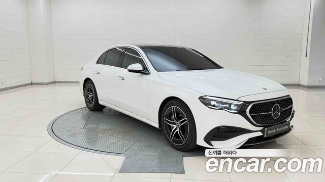 Mercedes-Benz E-Class 2025 — photo 6