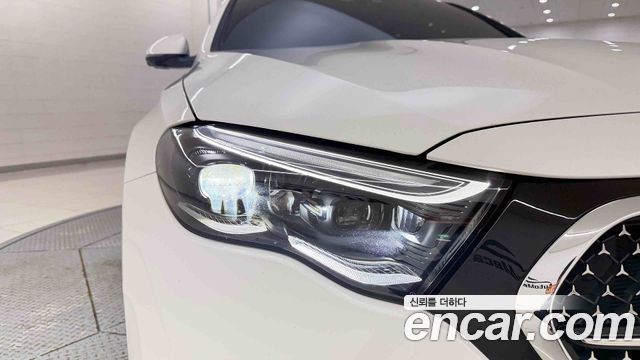 Mercedes-Benz E-Class 2025 — photo 9