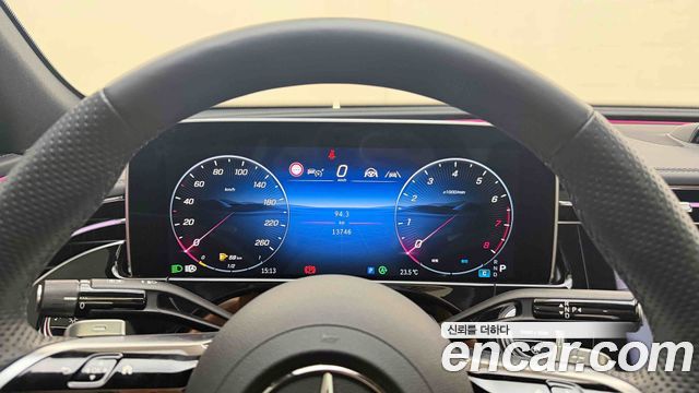 Mercedes-Benz E-Class 2025 — photo 13