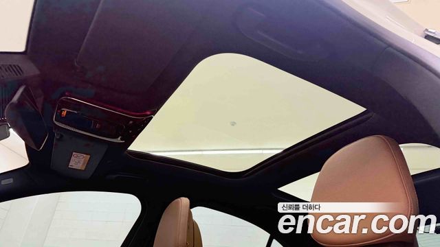 Mercedes-Benz E-Class 2025 — photo 20