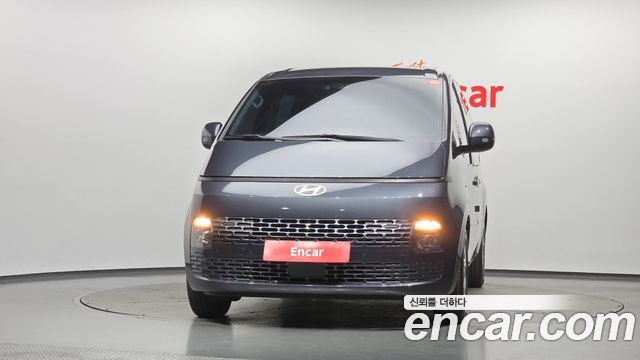 Hyundai Staria 2025 — photo 3