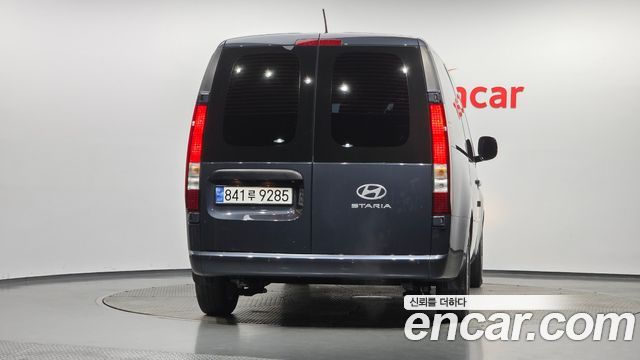 Hyundai Staria 2025 — photo 4