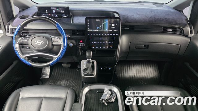 Hyundai Staria 2025 — photo 7