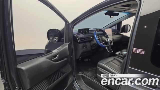 Hyundai Staria 2025 — photo 10