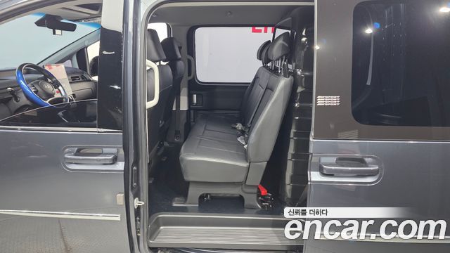 Hyundai Staria 2025 — photo 11