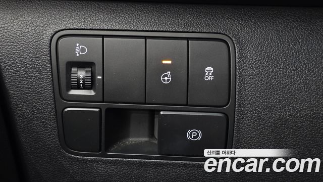 Hyundai Staria 2025 — photo 13