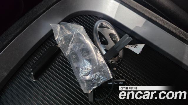 Hyundai Staria 2025 — photo 19