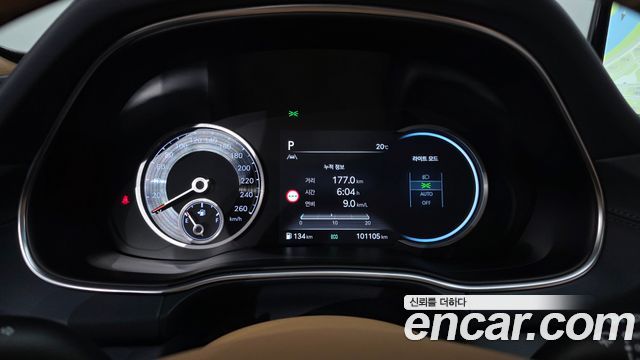 Genesis GV80 2023 — photo 11