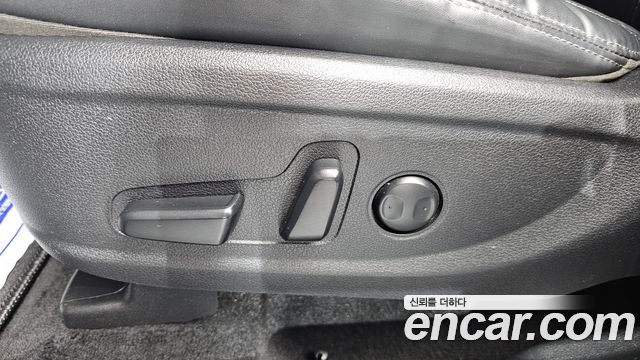 Hyundai Santafe 2022 — photo 32