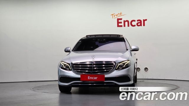 Mercedes-Benz E-Class 2017 — photo 3