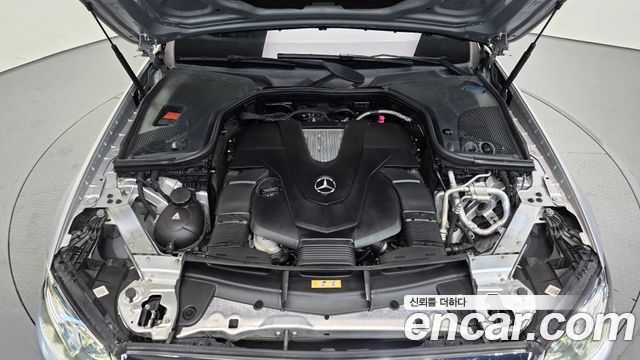 Mercedes-Benz E-Class 2017 — photo 6
