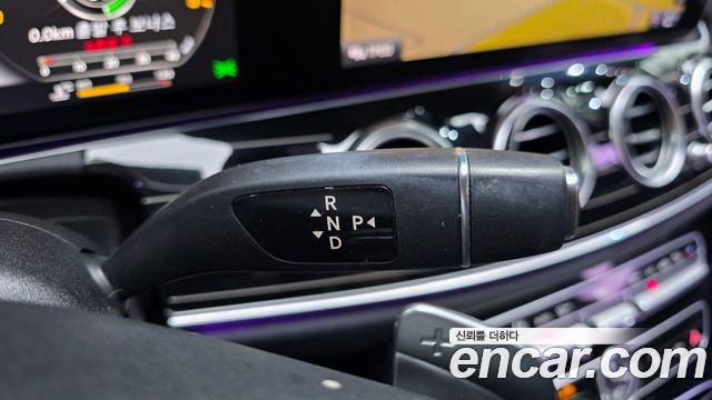 Mercedes-Benz E-Class 2017 — photo 9