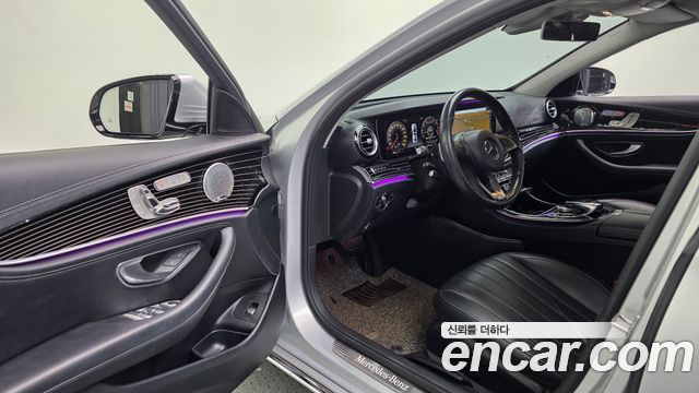 Mercedes-Benz E-Class 2017 — photo 13