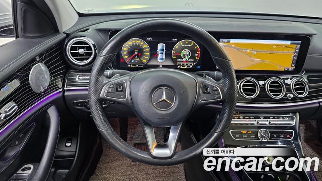 Mercedes-Benz E-Class 2017 — photo 15