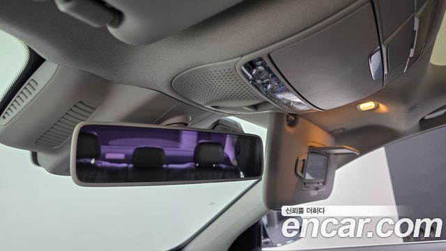 Mercedes-Benz E-Class 2017 — photo 16