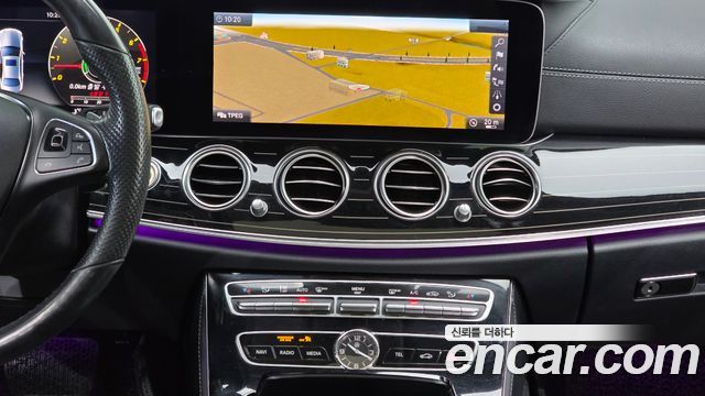Mercedes-Benz E-Class 2017 — photo 17