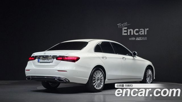 Mercedes-Benz E-Class 2021 — photo 2