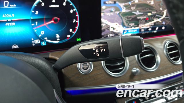 Mercedes-Benz E-Class 2021 — photo 12