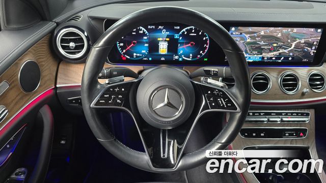 Mercedes-Benz E-Class 2021 — photo 18