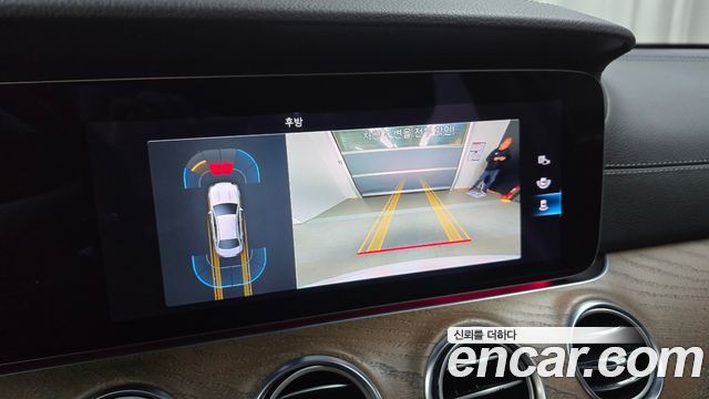 Mercedes-Benz E-Class 2021 — photo 20