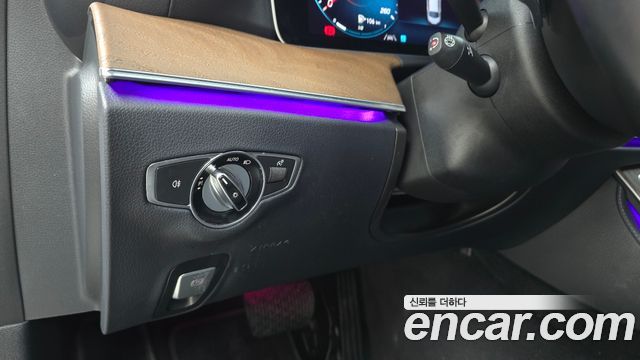 Mercedes-Benz E-Class 2021 — photo 27