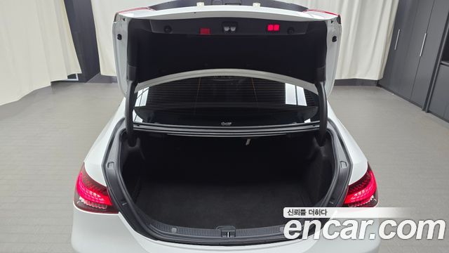 Mercedes-Benz E-Class 2021 — photo 31