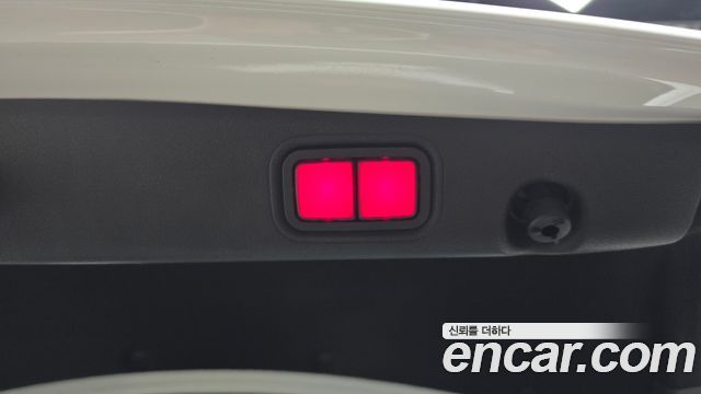 Mercedes-Benz E-Class 2021 — photo 32