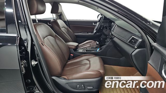 Kia K5 2016 — photo 17