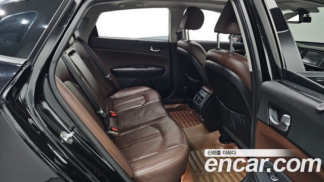 Kia K5 2016 — photo 18