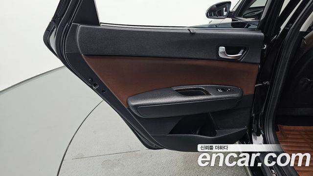 Kia K5 2016 — photo 15