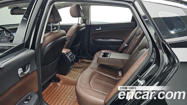 Kia K5 2016 — photo 16