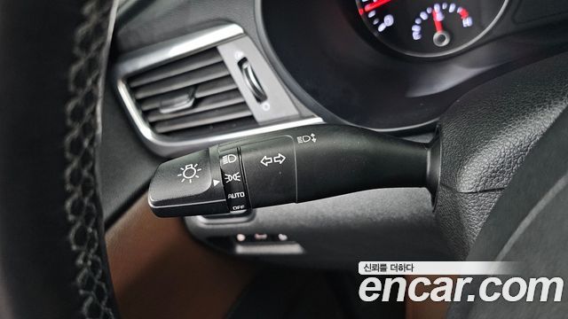 Kia K5 2016 — photo 27