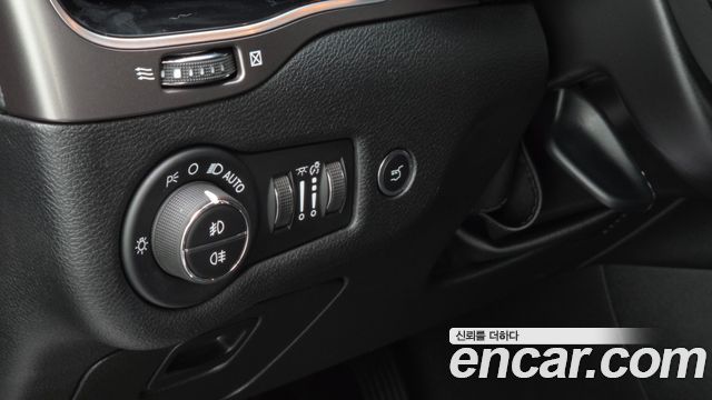 Jeep Cherokee 2020 — photo 23