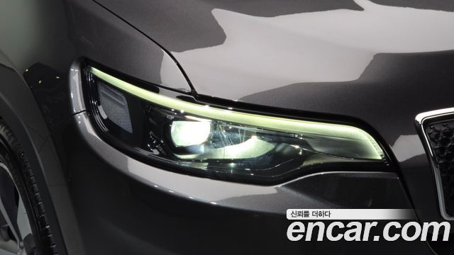 Jeep Cherokee 2020 — photo 8