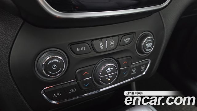 Jeep Cherokee 2020 — photo 29