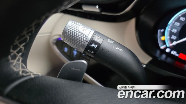 Genesis GV70 2021 — photo 22