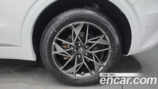 Genesis GV70 2021 — photo 7