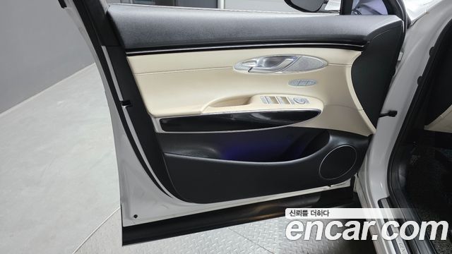 Genesis GV70 2021 — photo 14