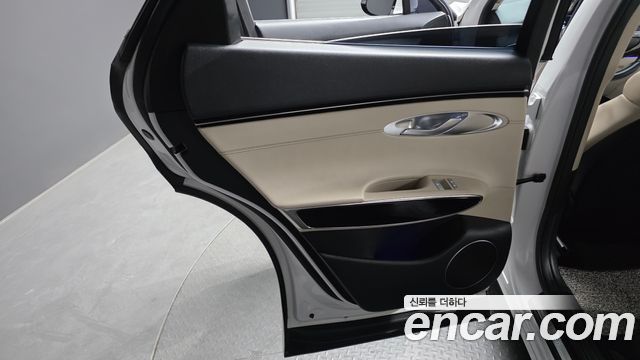Genesis GV70 2021 — photo 15
