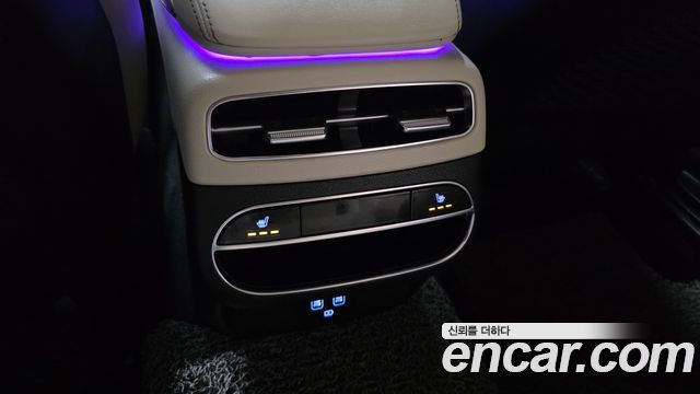 Genesis GV70 2021 — photo 30