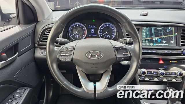 Hyundai AVANTE 2019 — photo 19