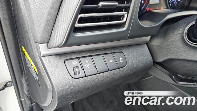 Hyundai AVANTE 2019 — photo 23