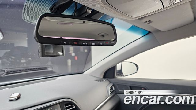 Hyundai AVANTE 2019 — photo 25