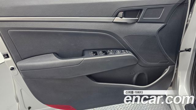 Hyundai AVANTE 2019 — photo 14